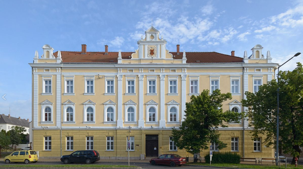 Zalaegerszeg - Műemléki épület homlokzat felújítás után